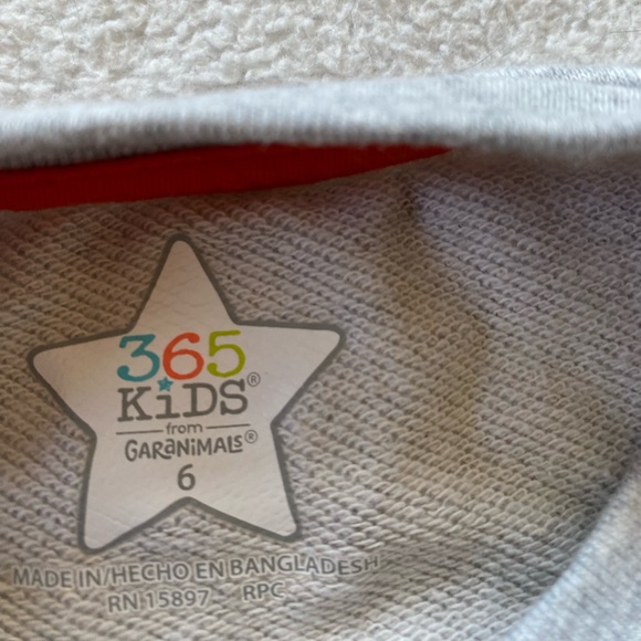 Boys size 6 sweatshirt - Picture 4 of 4